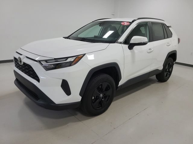 Used 2024 Ice Cap Toyota XLE image 31