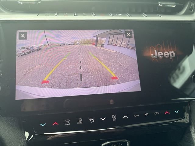 New 2026 Silver Zynith Exterior Paint Jeep Altitude image 11
