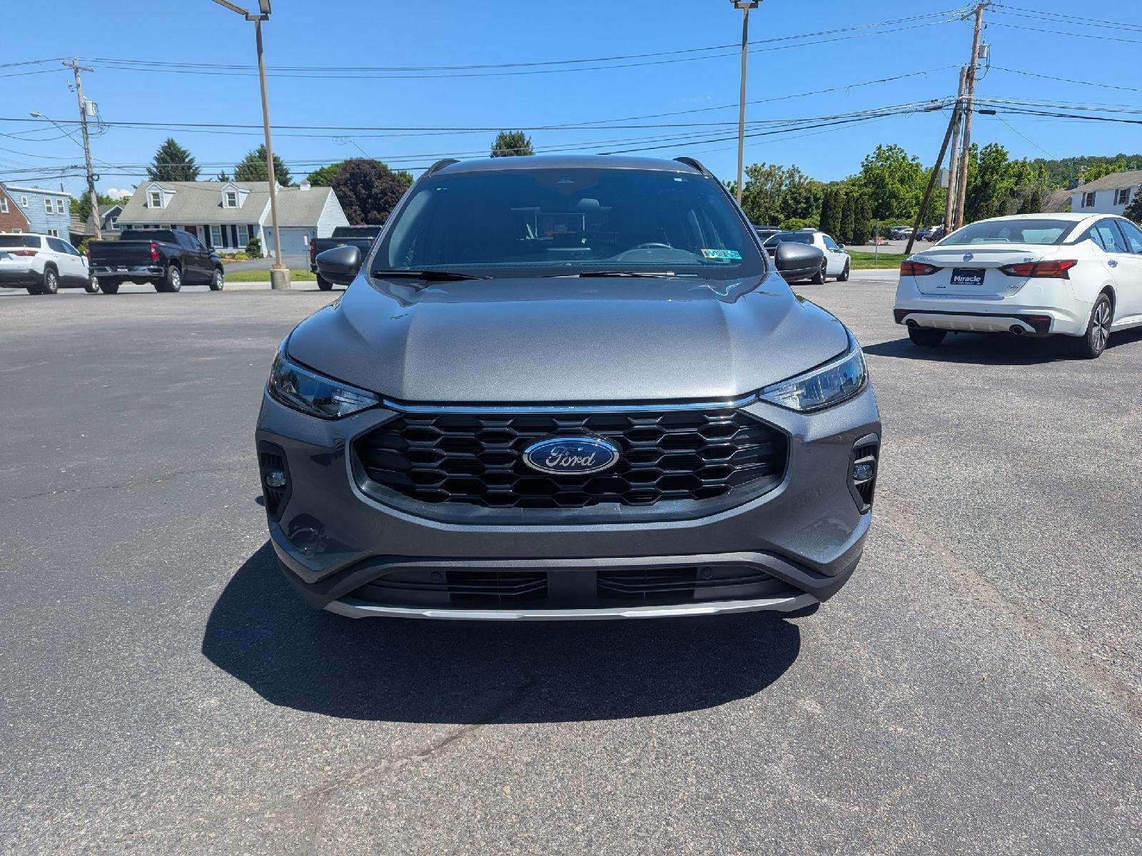Used 2025 Carbonized Gray Metallic Ford ST-Line Select image 2