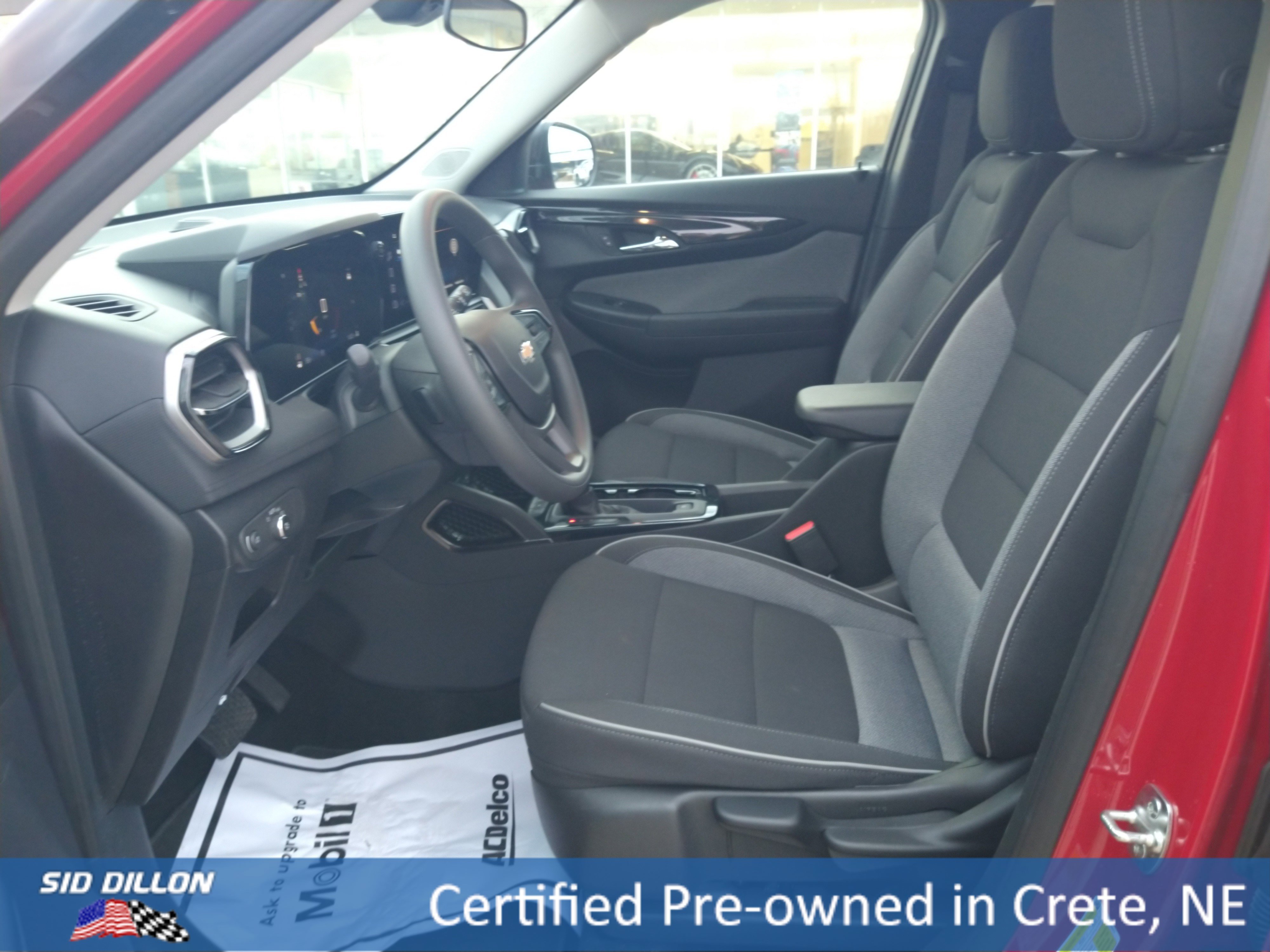 View vehicle photo 3