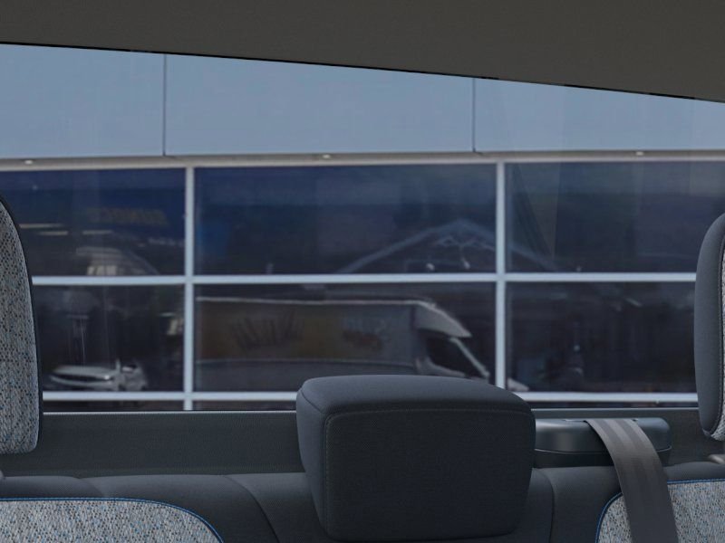 New 2025 Oxford White Ford XLT image 24