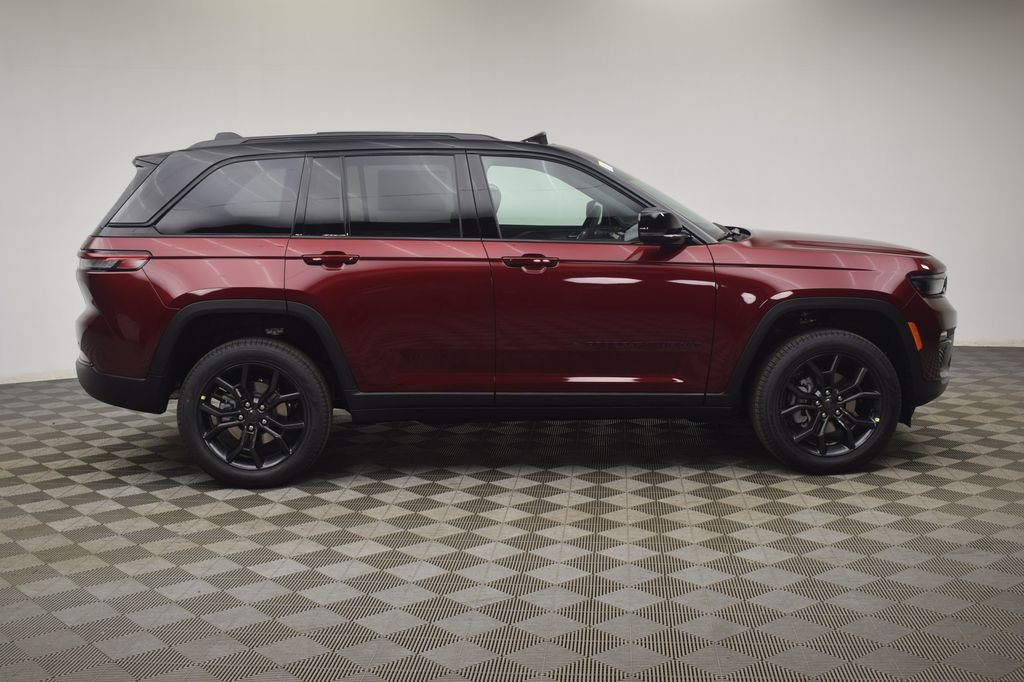 New 2025 Velvet Red Pearl-Coat Exterior Paint Jeep Limited image 7