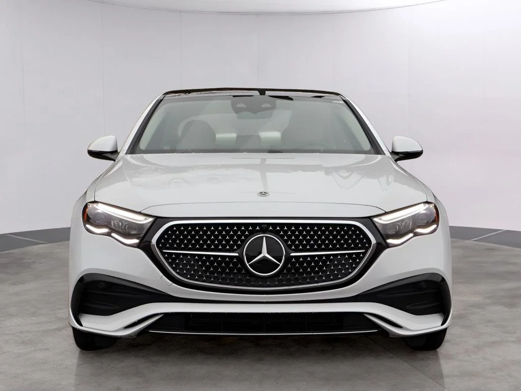 New 2026 MANUFAKTUR Moonlight White Metallic Mercedes-Benz E 350 image 2