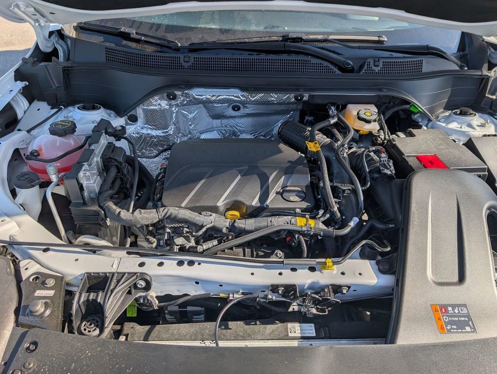 New 2026 Summit White Chevrolet 2RS image 12