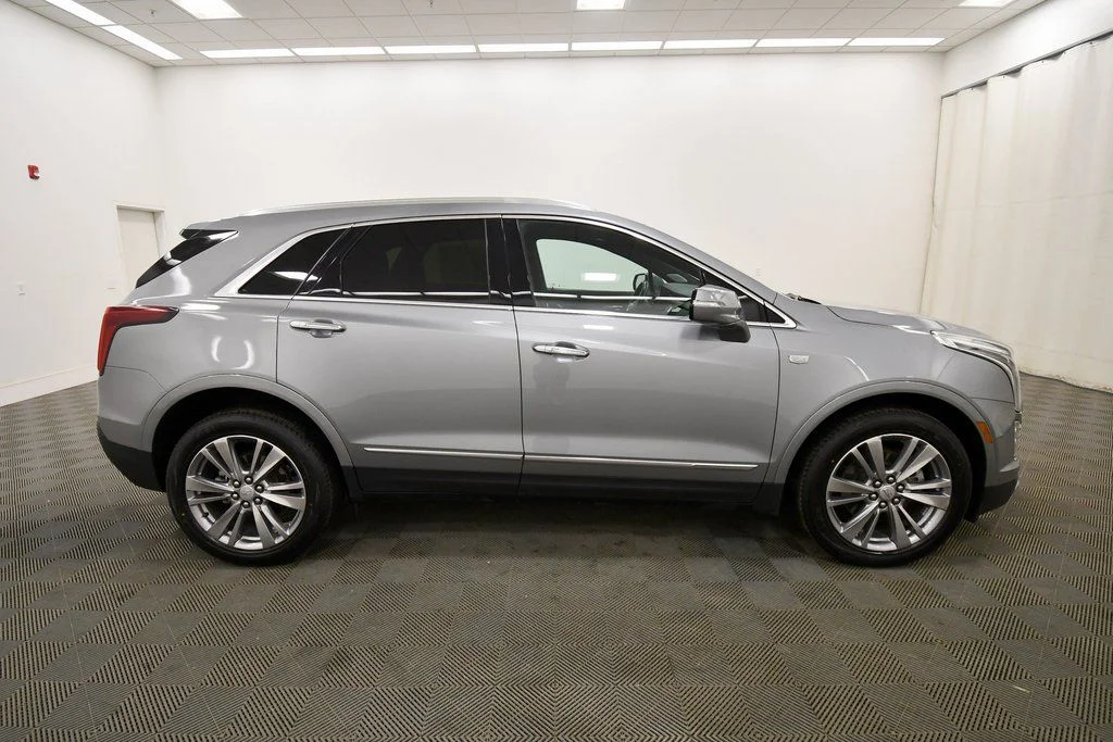 Used 2024 Silver Cadillac Premium Luxury image 9