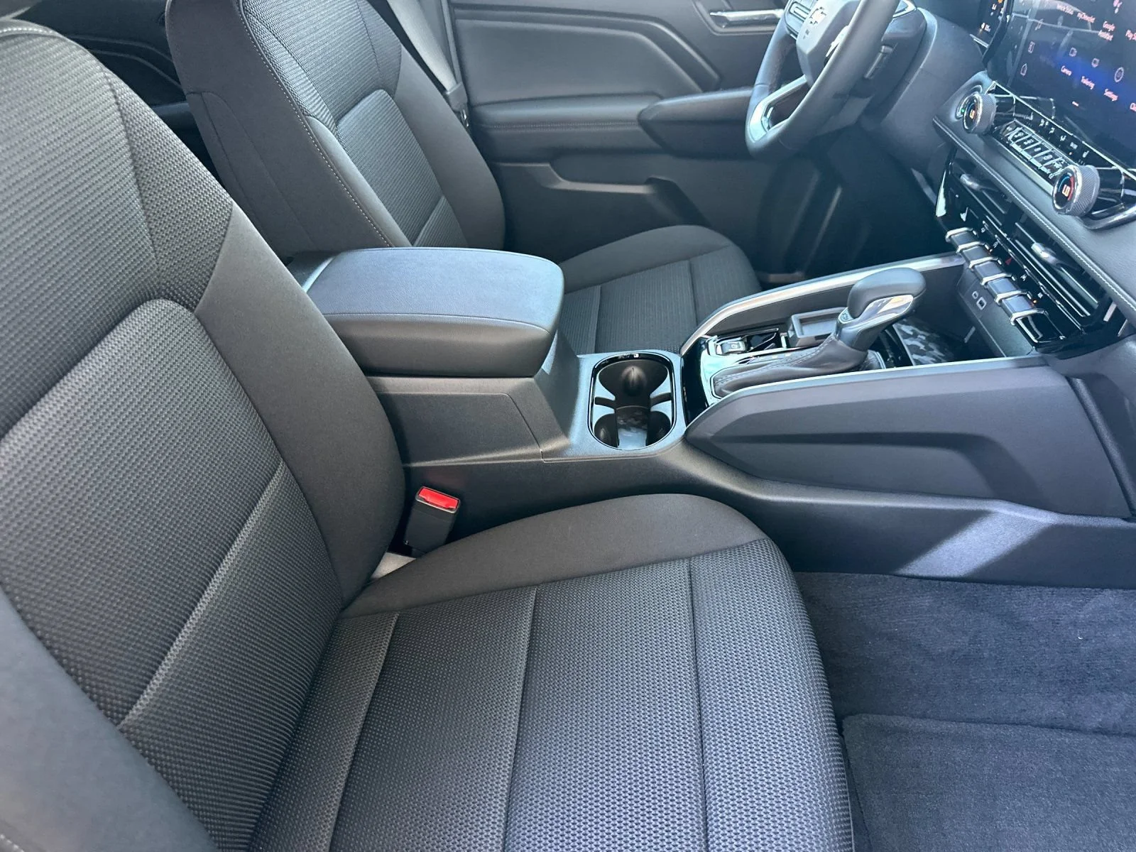 2026 Chevrolet Colorado LT - Photo 15