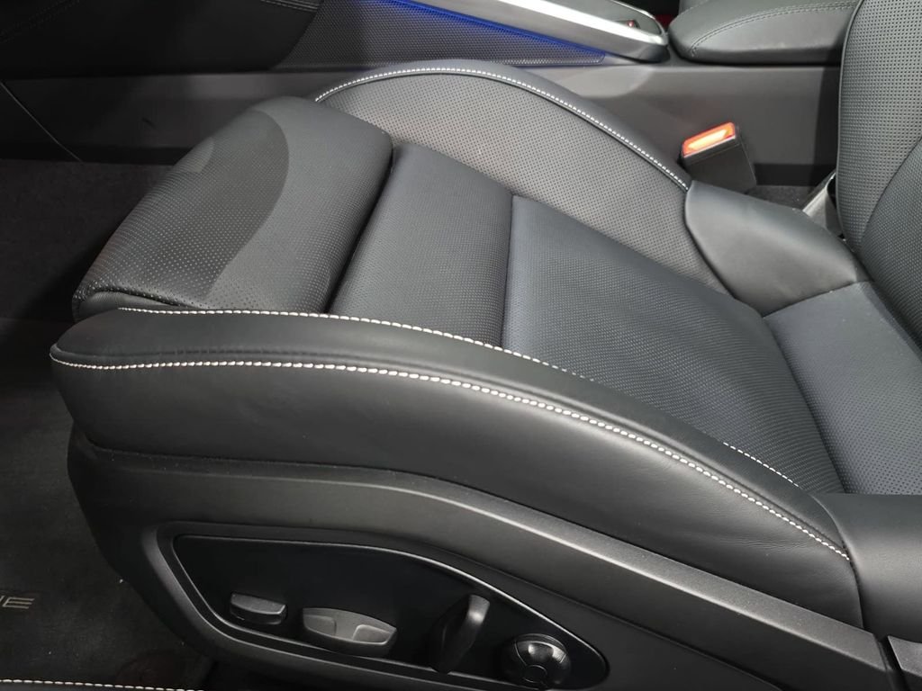 Certified Used 2025  Porsche Carrera 4 GTS image 25
