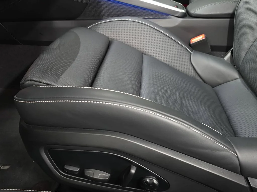 Certified Used 2025  Porsche Carrera 4 GTS image 25