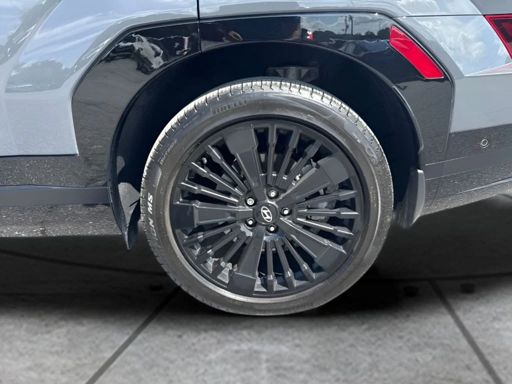 Used 2025 Gray Hyundai Calligraphy image 26