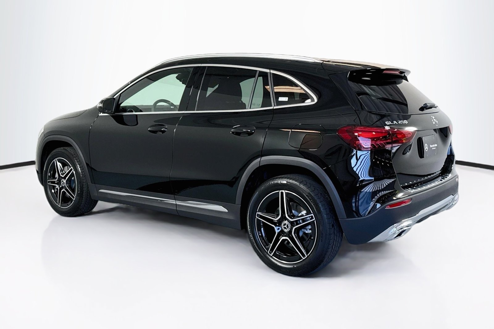 New 2026 Night Black Mercedes-Benz GLA 250 image 7