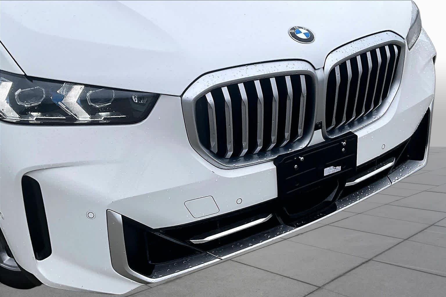 Used 2026 Alpine White BMW sDrive40i image 28