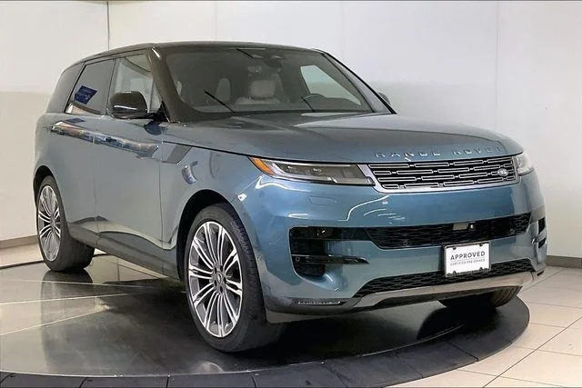 Used 2024 Green Land Rover SE image 15
