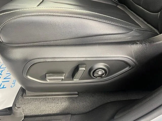 Used 2023 Silver Jeep Limited image 16