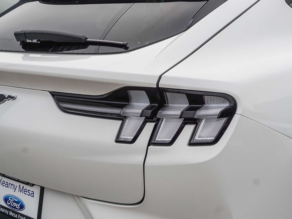 New 2026 Star White Metallic Tri-coat Ford Premium image 7