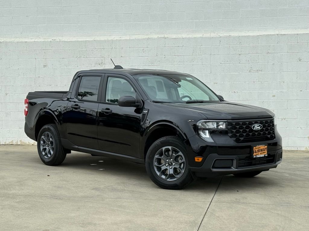 New 2025 Shadow Black Ford XLT image 1