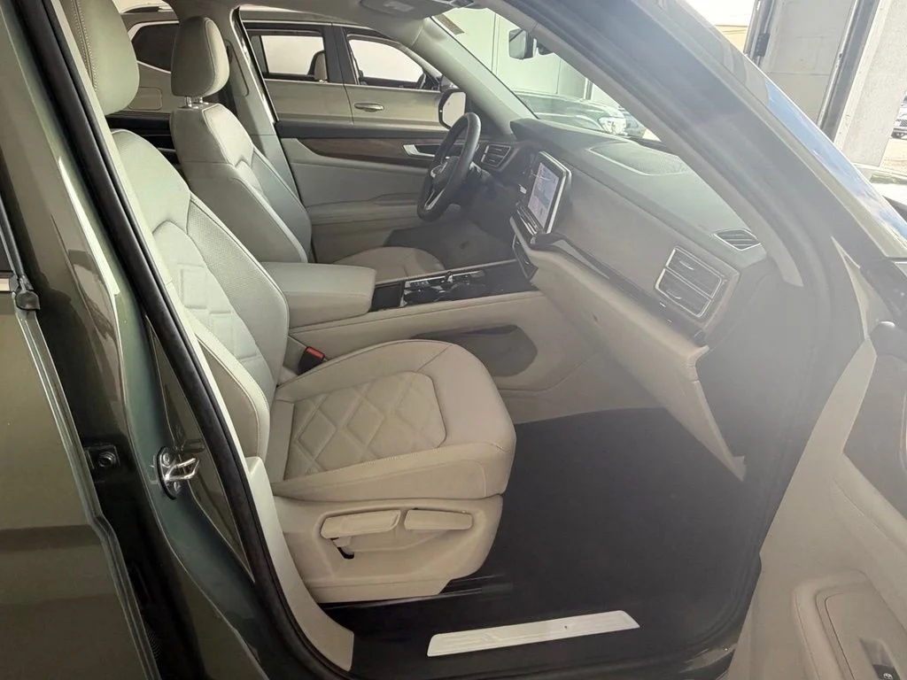 2026 Volkswagen Atlas SE w/Tech - Photo 43