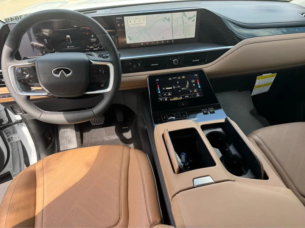 New 2026 RADIANT WHITE INFINITI LUXE image 20