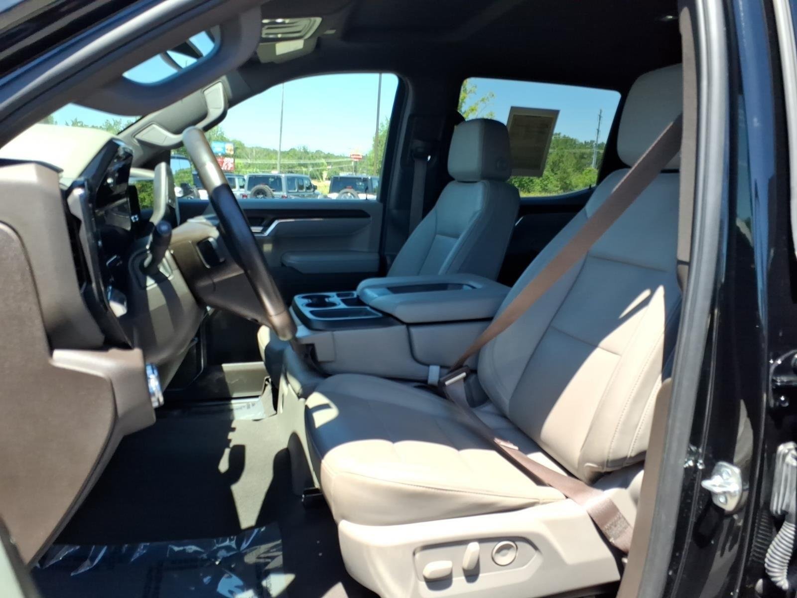 Used 2025 Onyx Black GMC SLT image 19