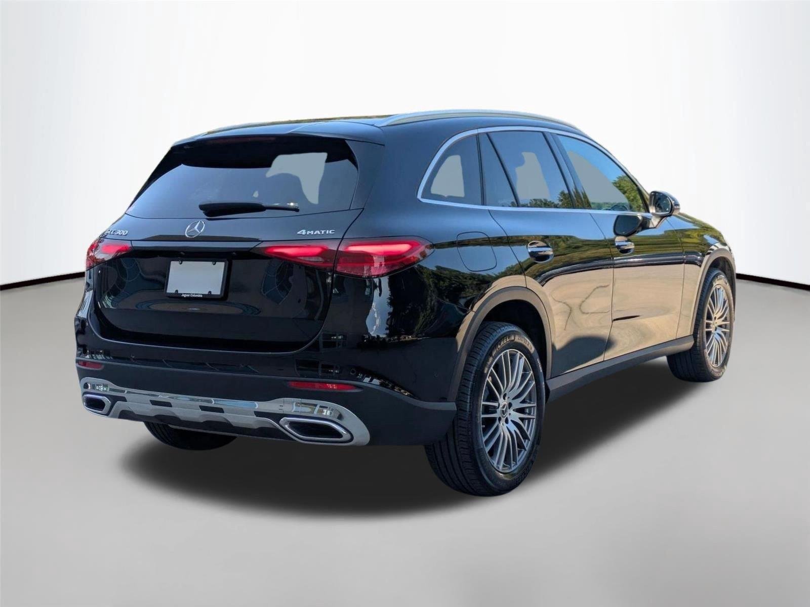 Used 2024 Black Mercedes-Benz GLC 300 image 5