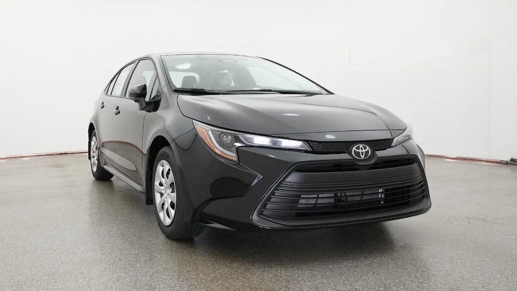 New 2026 Midnight Black Metallic Toyota LE image 7
