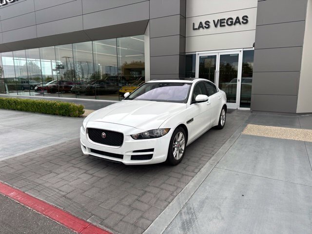 Used 2018 White Jaguar 25t Premium image 1