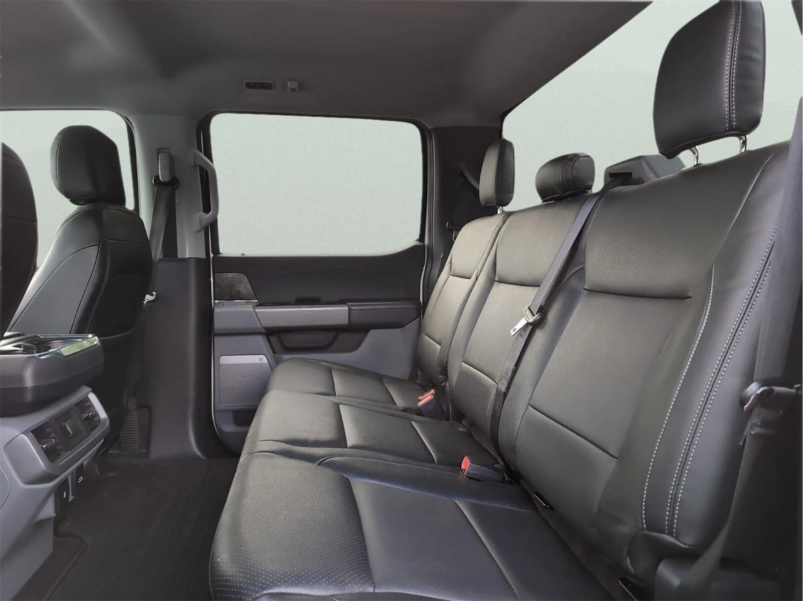 Used 2021 Oxford White Ford XLT image 30
