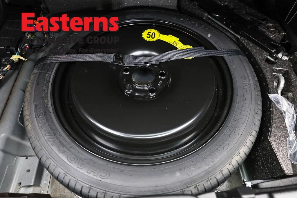 Used 2022 Black Volvo Momentum image 22