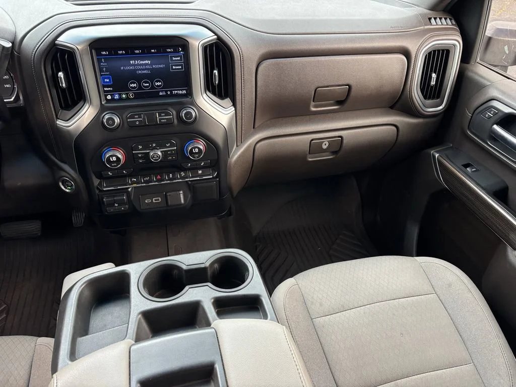 Used 2020 SUMMIT WHITE Chevrolet LT image 24