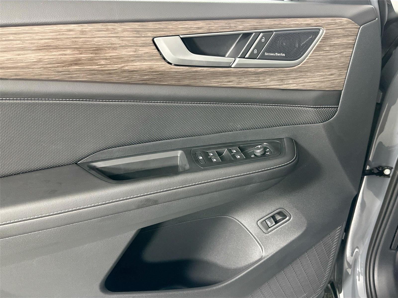 New 2026  Volkswagen 2.0T SEL Premium R-Line image 16