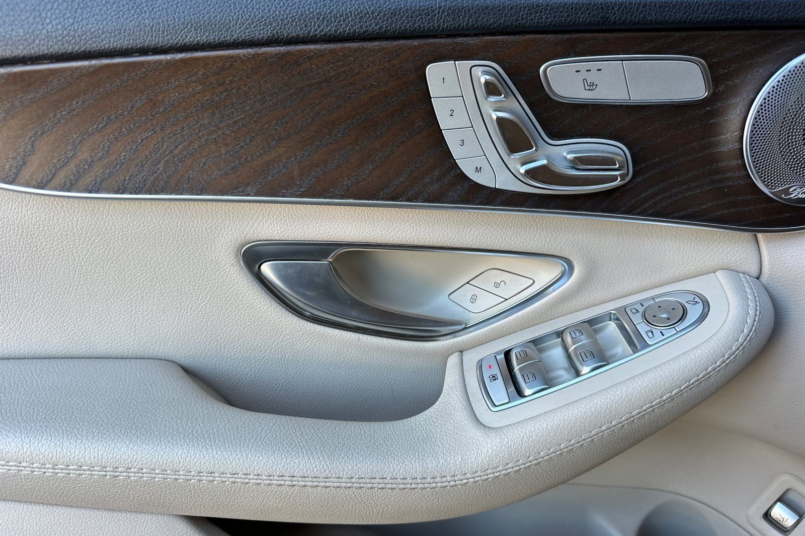 Used 2019 Silver Mercedes-Benz C 300 image 11