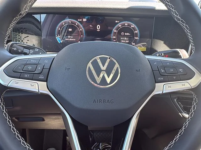 2025 Volkswagen Tiguan SE - Photo 17