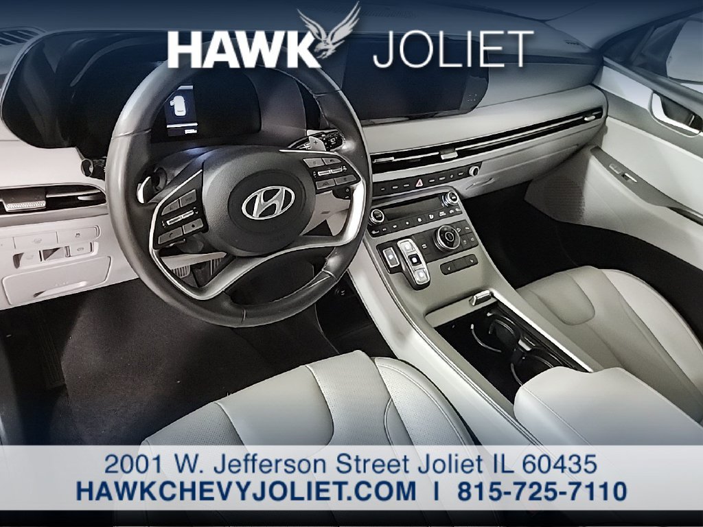 Used 2025 Gray Hyundai SEL image 10