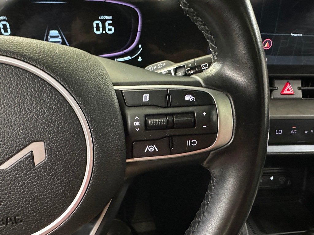 Used 2023 Black Kia X-Line image 12