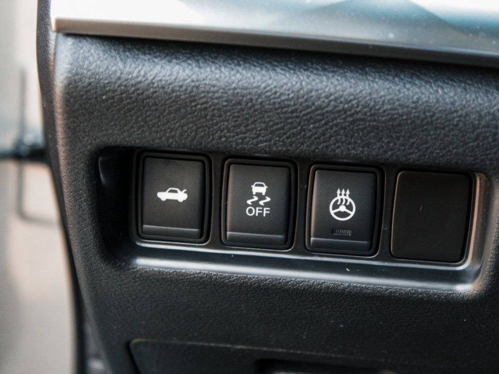 Used 2016 Gun Metallic Nissan 3.5 SR image 11