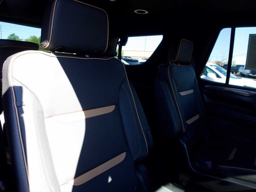 Certified Used 2023 TITANIUM RUSH METALLIC GMC AT4 image 20