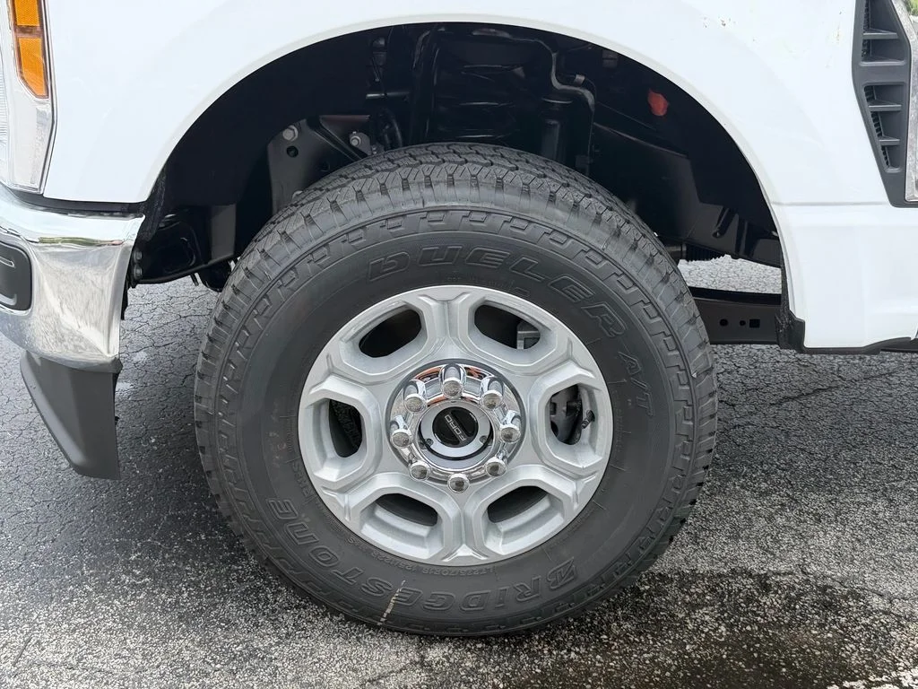 New 2026 Oxford White Ford F-250® XLT image 13