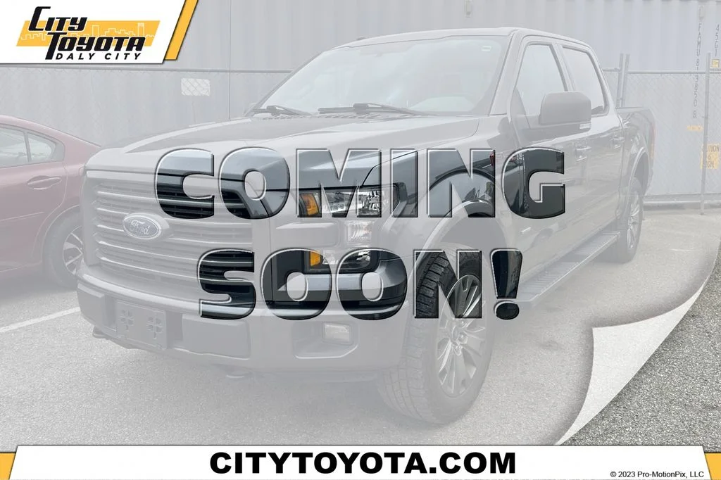 Used 2017 Gray Ford XLT image 1