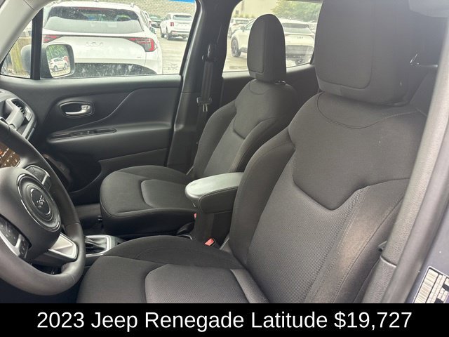 Used 2023 Graphite Gray Jeep Latitude image 12