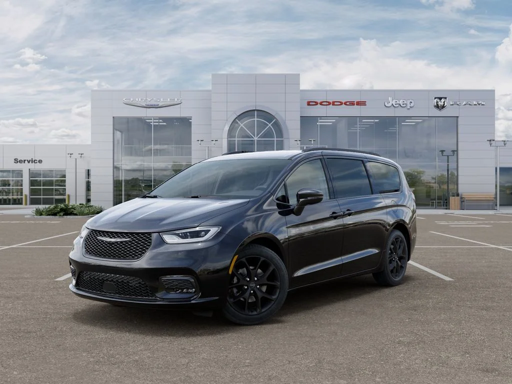 2026 Chrysler Pacifica Select's photo