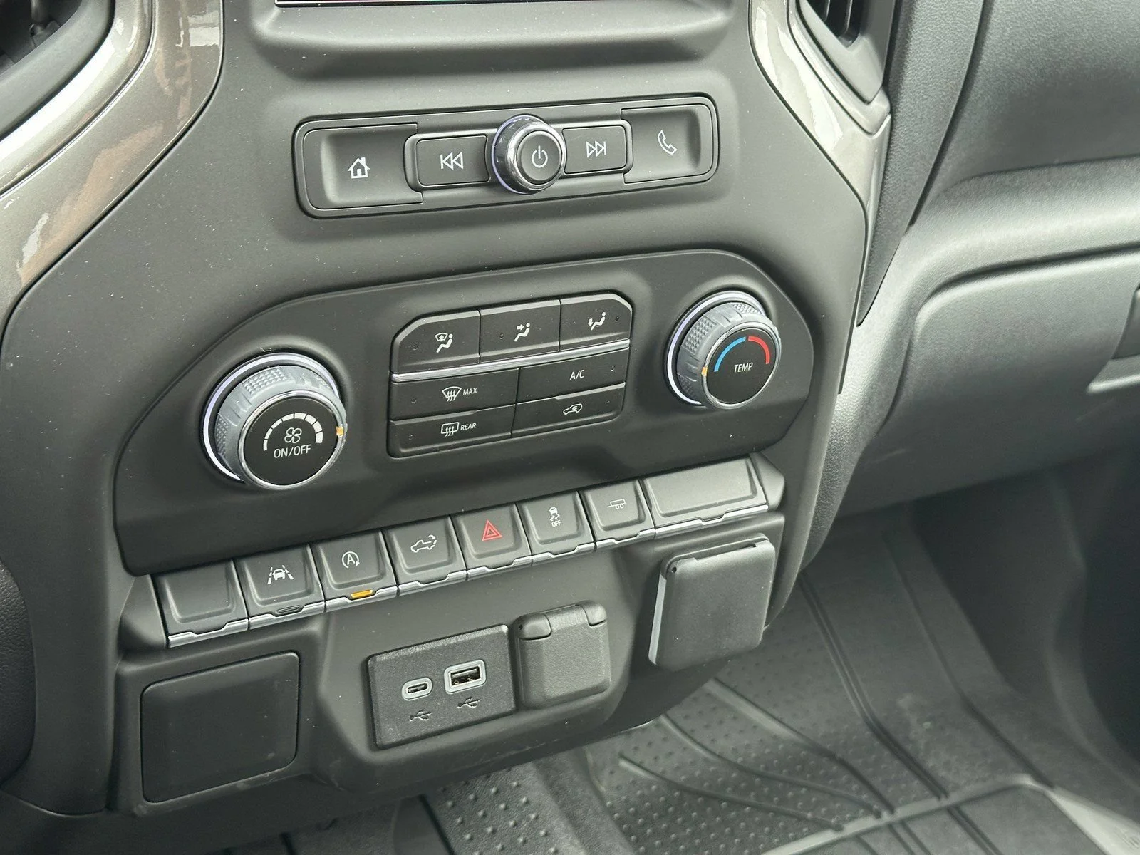 2026 Chevrolet Silverado 1500 Custom - Photo 17