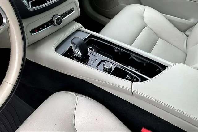 2023 Volvo XC90 Core - Photo 18