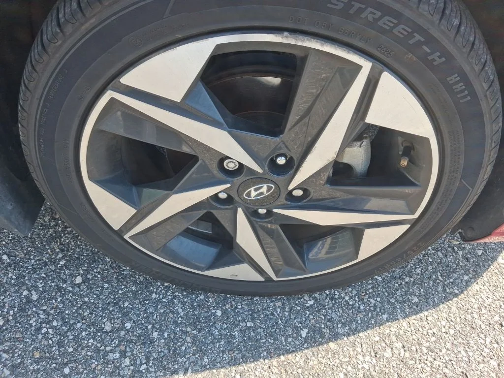 Used 2022 Red Hyundai Limited image 15