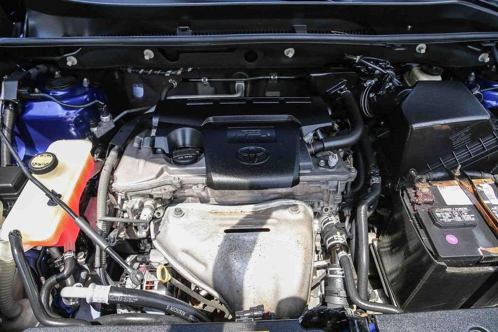 Used 2014 Blue Toyota XLE image 26