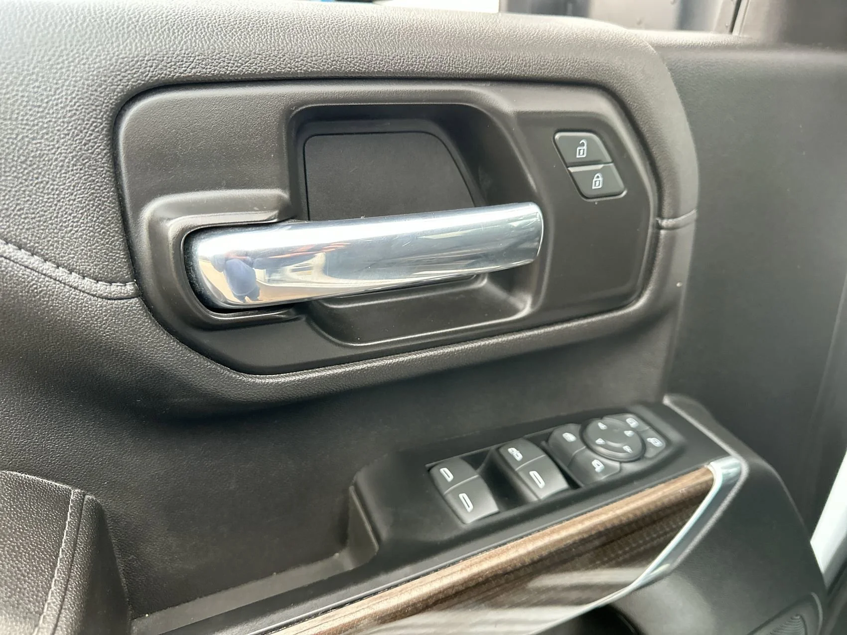 Used 2022 Summit White Chevrolet LT image 13
