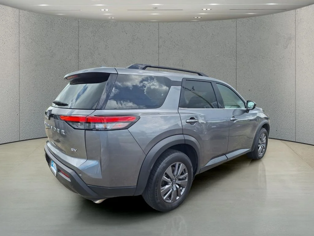 Used 2024 Gray Nissan SV image 5