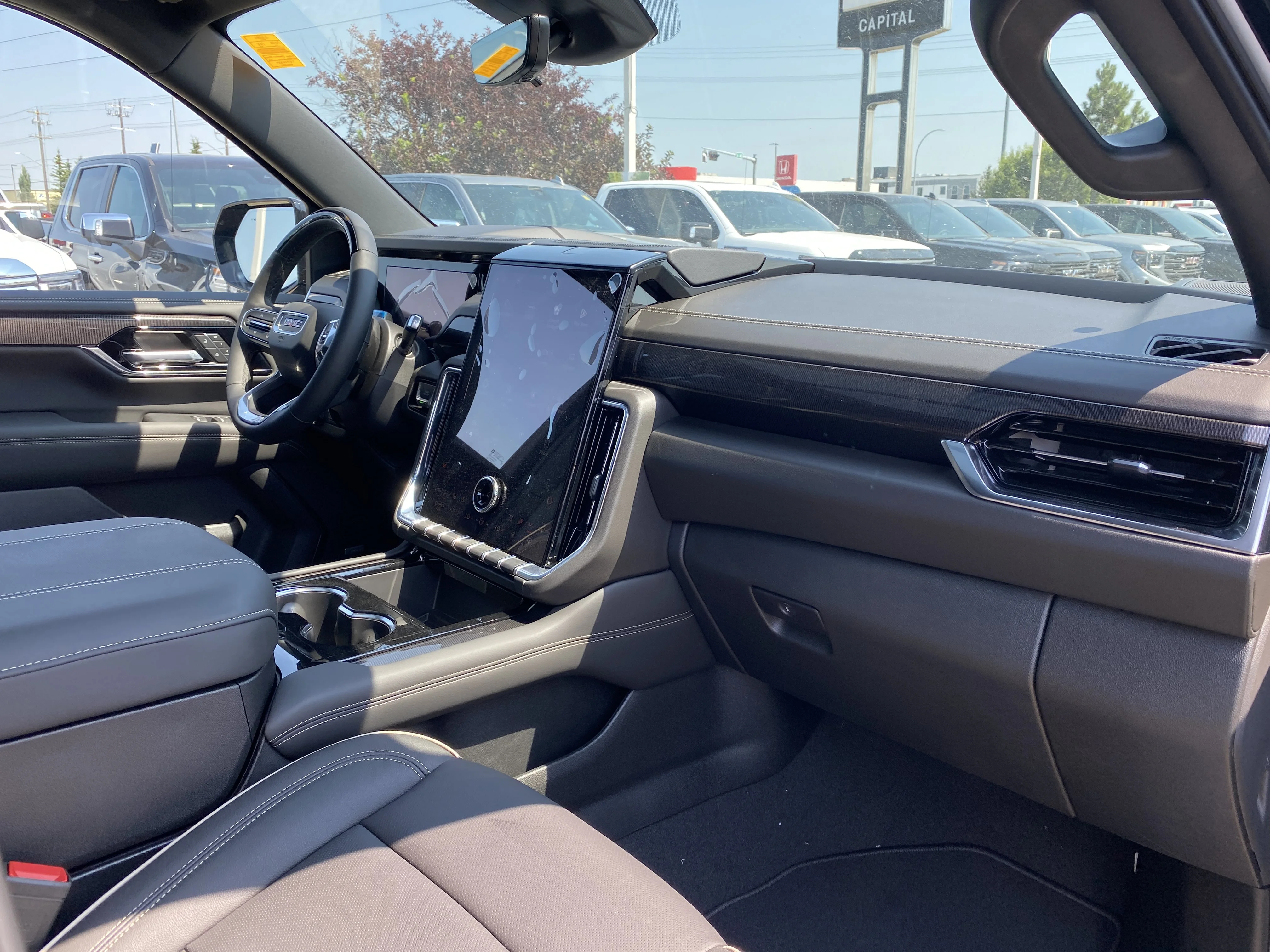 New 2026 ONYX BLACK GMC Elevation image 31