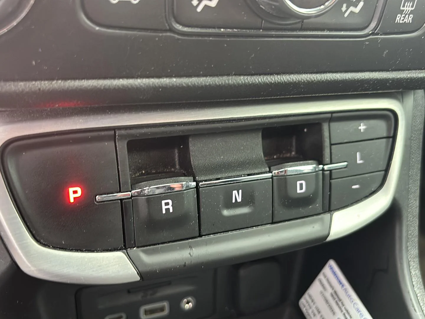 Used 2023 Summit White GMC SLT image 17
