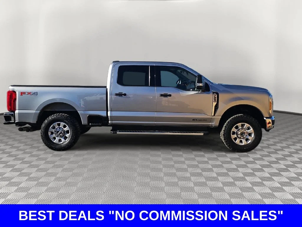 Used 2023 Iconic Silver Metallic Ford XLT image 2
