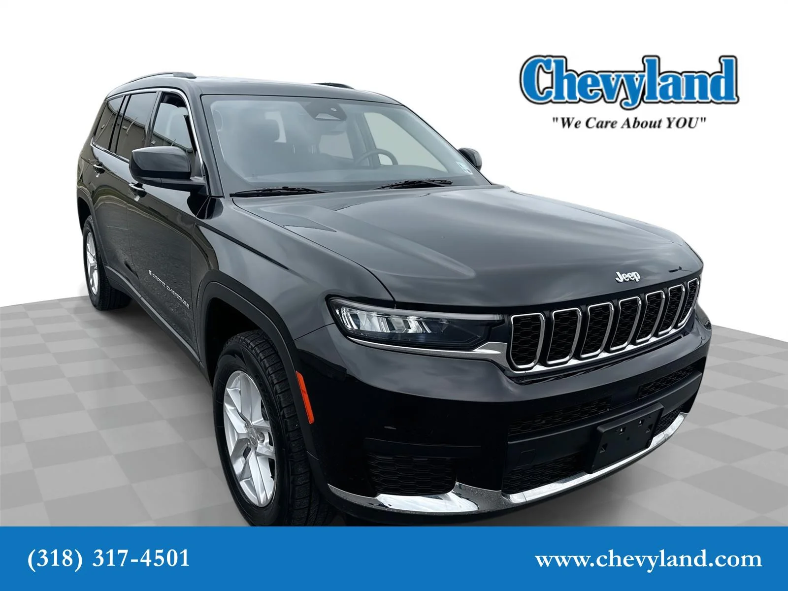 Used 2023 Diamond Black Crystal Pearlcoat Jeep Laredo image 1