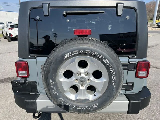 Used 2014 Gray Jeep Sahara image 21